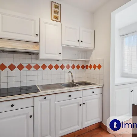 Air-conditioned With Swimming Pool In St Tropez Apartamento