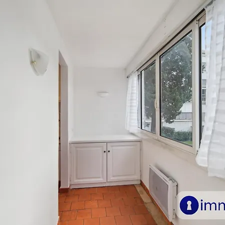 Air-conditioned With Swimming Pool In St Tropez Apartamento